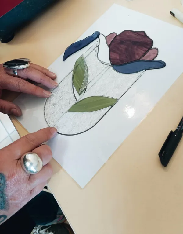 Réalisez votre vitrail Tiffany sur une journée avec Alice - Image n°4 - Wecandoo