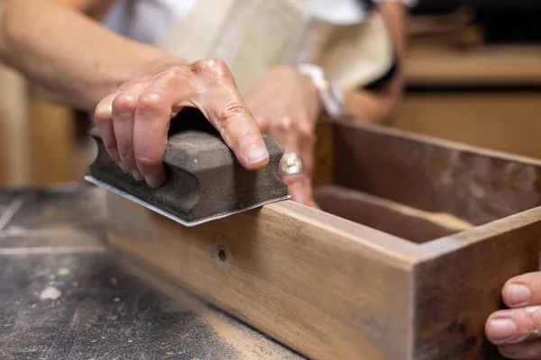 Restaurez votre petit meuble avec Lisa - Image n°1 - Wecandoo