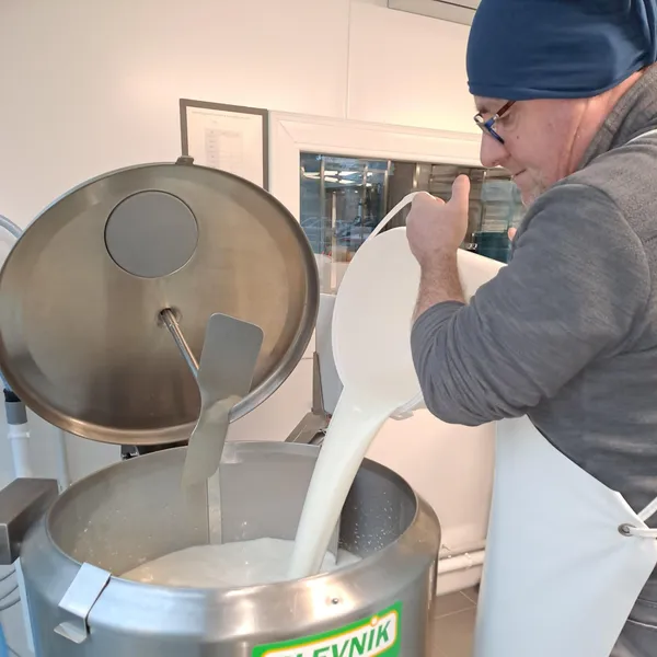 Fabriquez votre tomme artisanale avec Yann - Image n°2 - Wecandoo