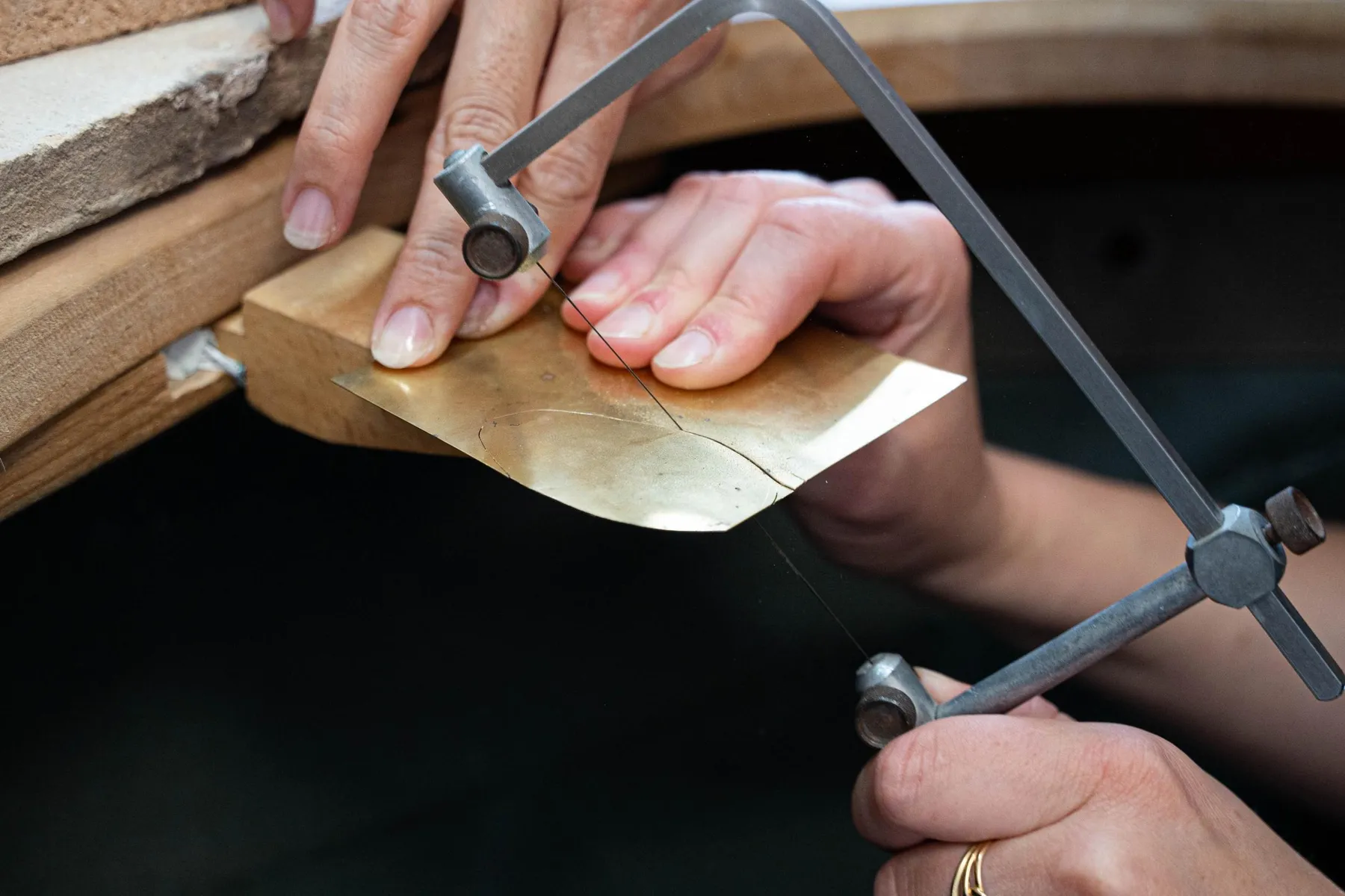 Réalisez vos maxi boucles d'oreilles texturées avec Ngan - Image n°1 - Wecandoo