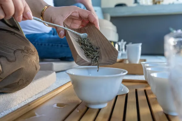 Apprenez l’art du Gong Fu Cha avec Qiurong - Image n°4 - Wecandoo