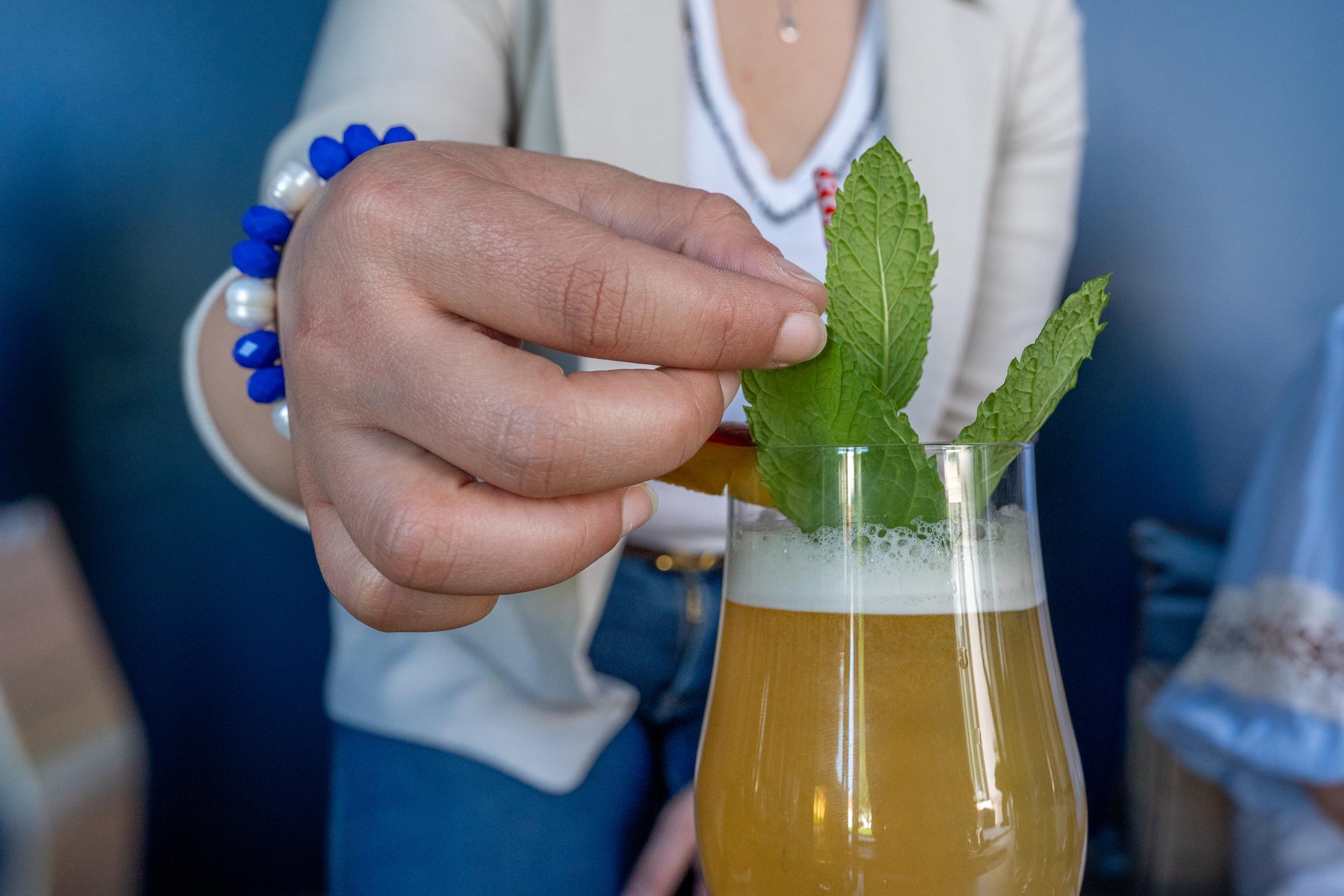 Initiez-vous aux cocktails au thé avec Qiurong - Image n°4 - Wecandoo