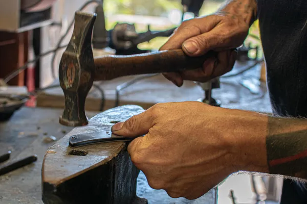 Fabriquez votre couteau pliant de A à Z en damas Suminagashi avec Arnaud - 2J - Image n°3 - Wecandoo