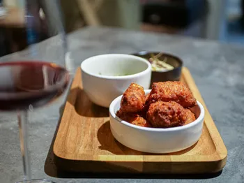 Dégustez des accords vins et tapas
