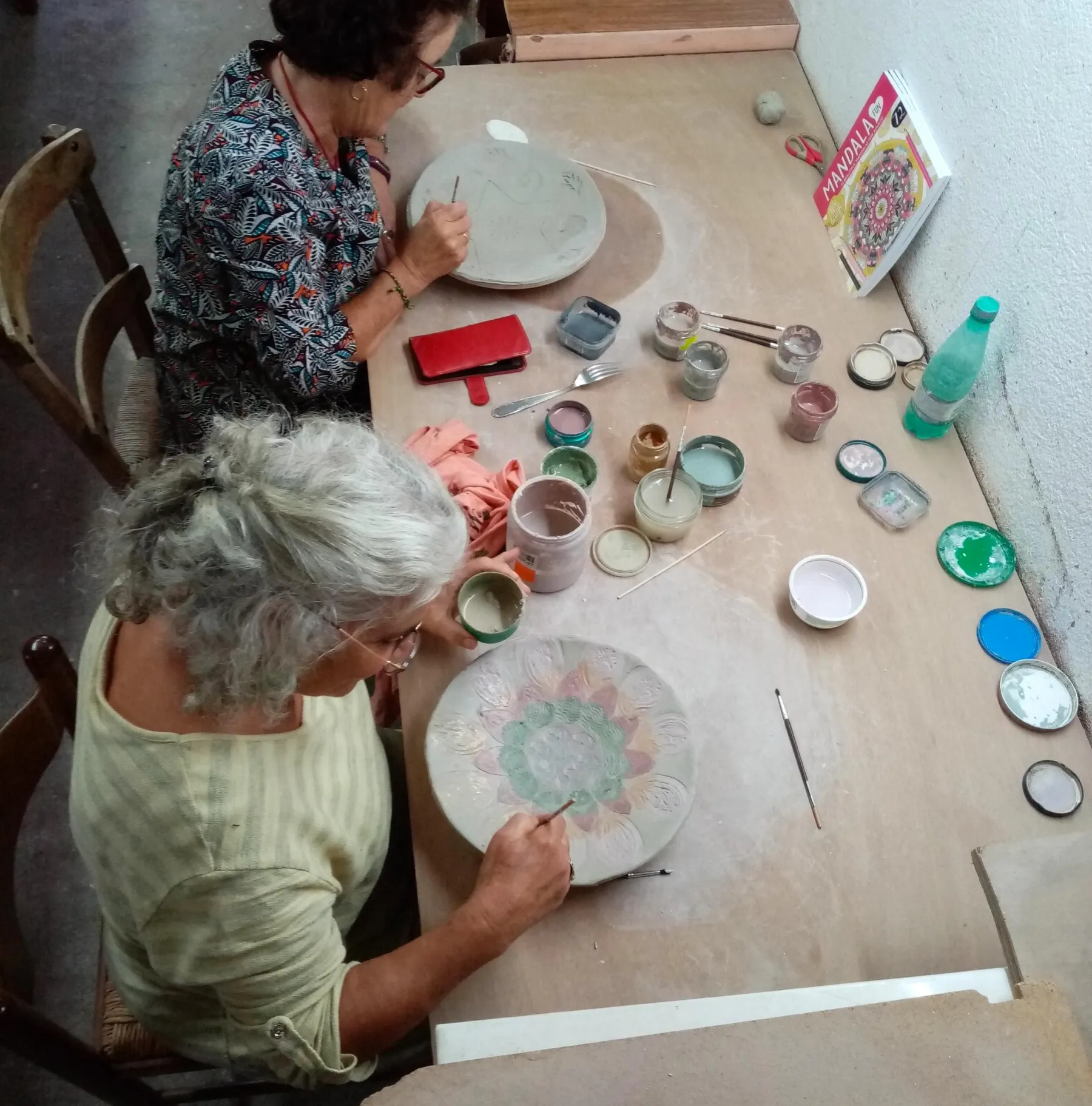 Modelez et décorez votre grande assiette sur une journée avec Agnès - Image n°4 - Wecandoo