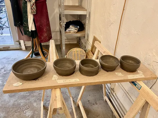 Initiez-vous au tour de potier et au modelage en plein centre de Marseille avec Silvia - Afbeelding nr. 5 - Wecandoo