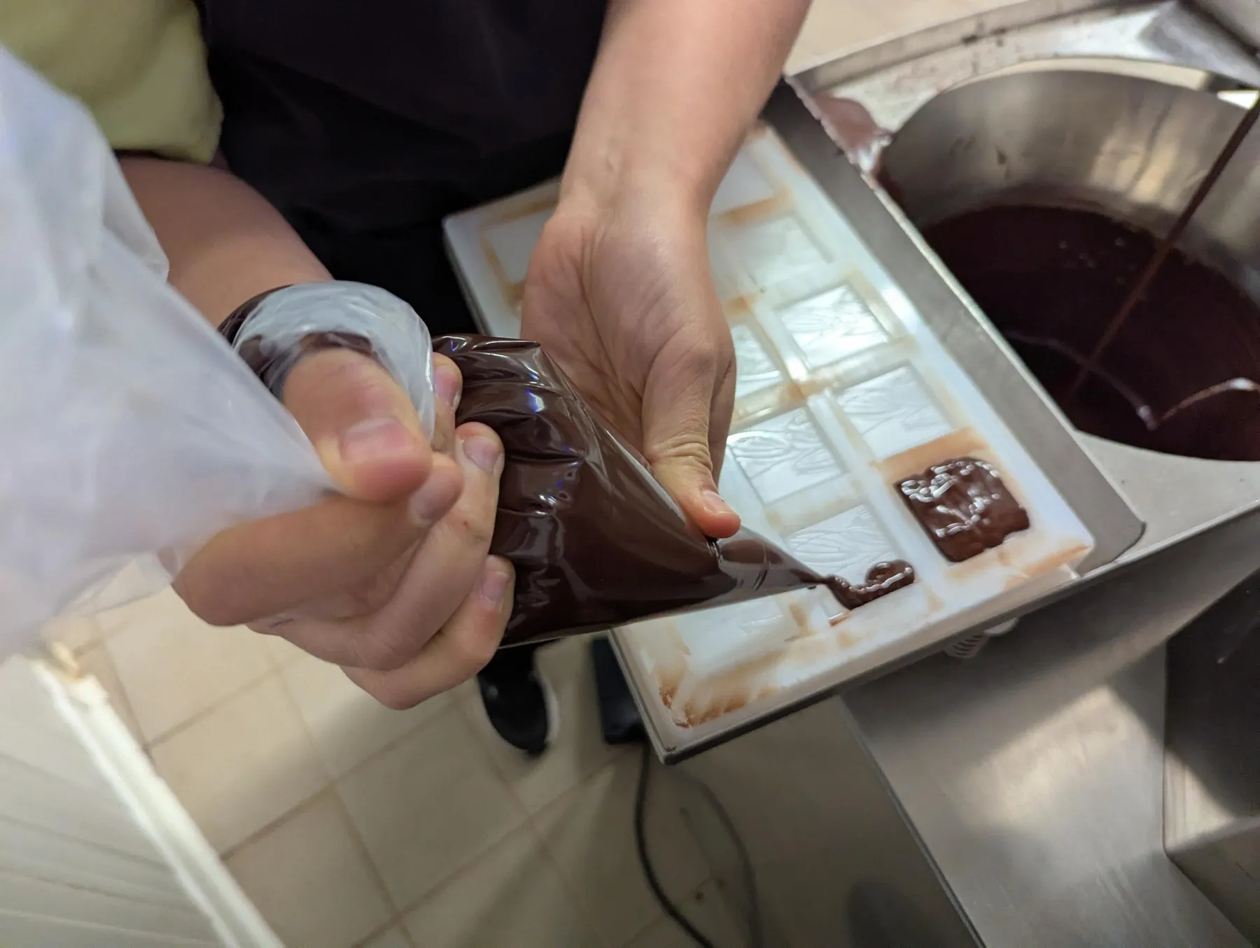 Découvrez la fabrication du chocolat Bean to Bar avec Tiphaine - Image n°3 - Wecandoo