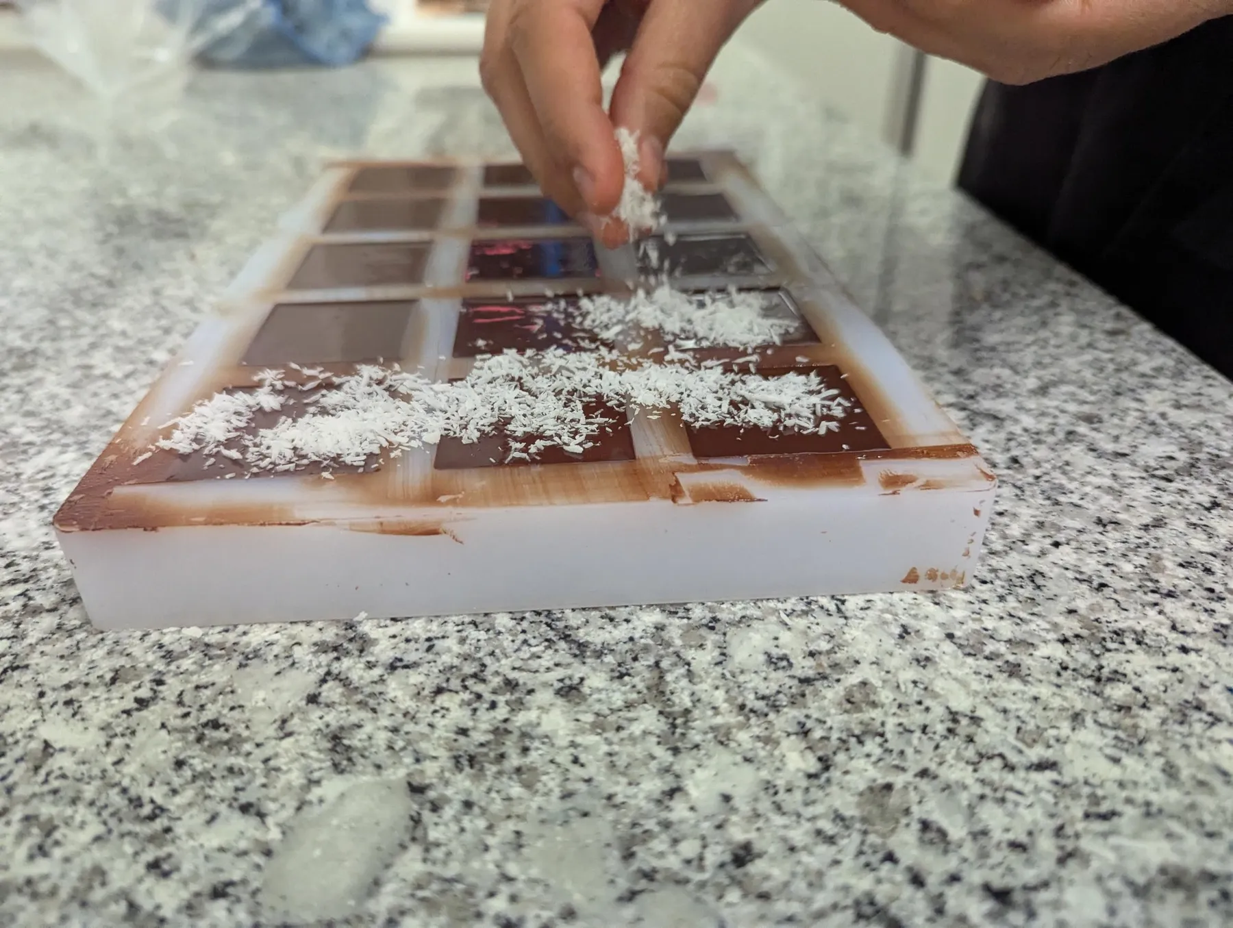 Découvrez la fabrication du chocolat Bean to Bar avec Tiphaine - Image n°4 - Wecandoo