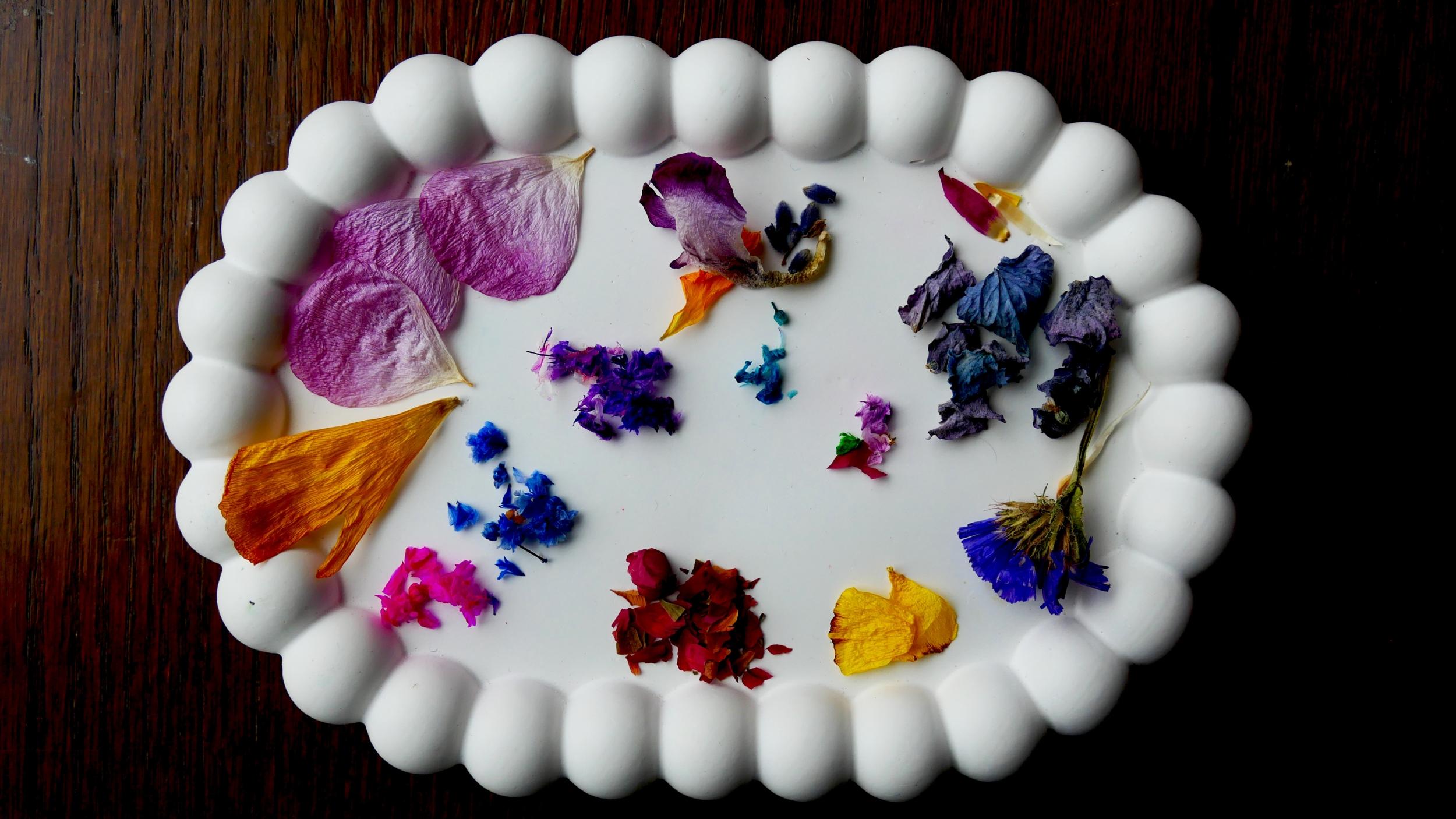 Créez vos boucles d’oreilles fleuries avec Lisa - Afbeelding nr. 8 - Wecandoo