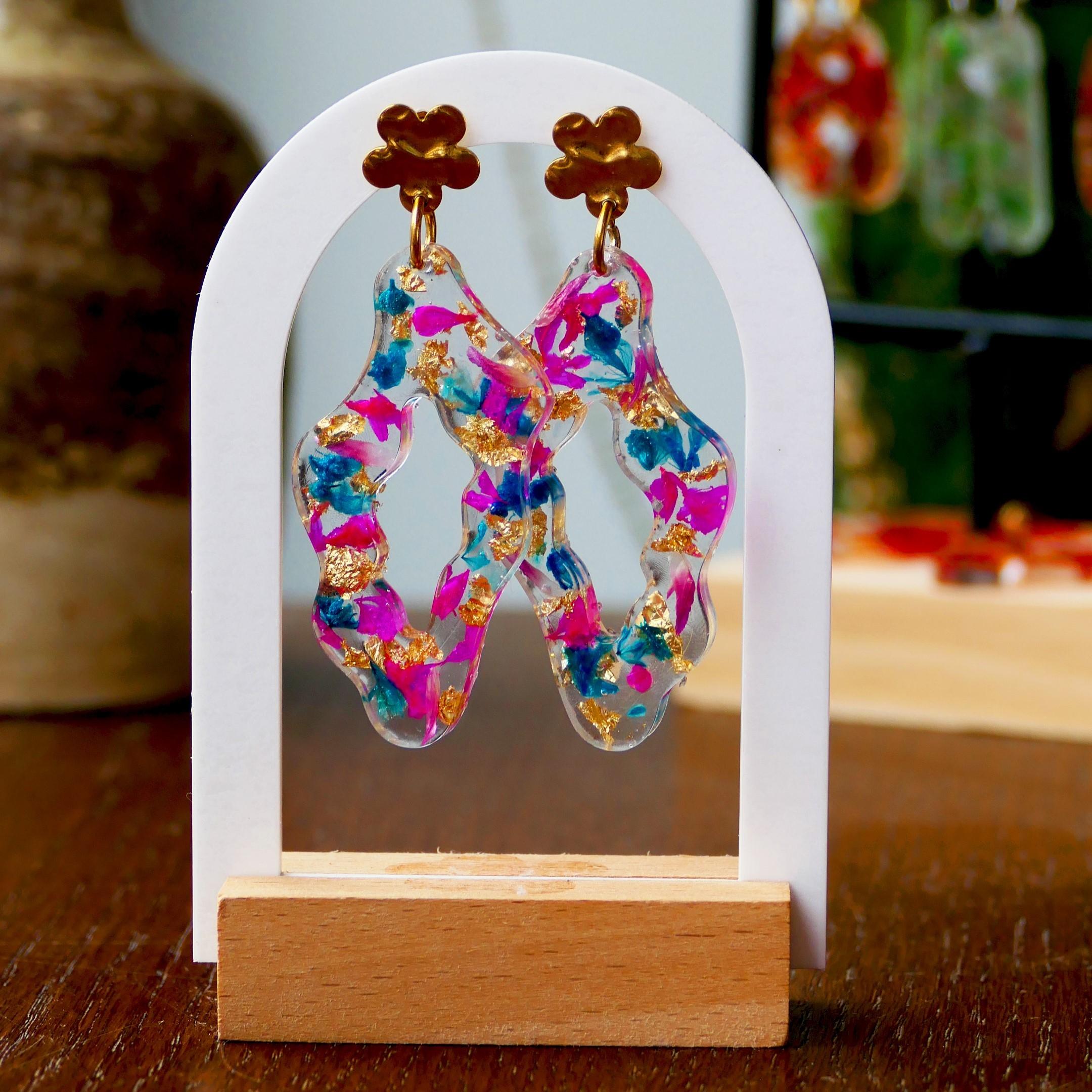 Créez vos boucles d’oreilles fleuries