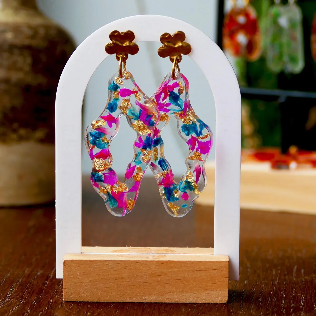 Créez vos boucles d’oreilles fleuries