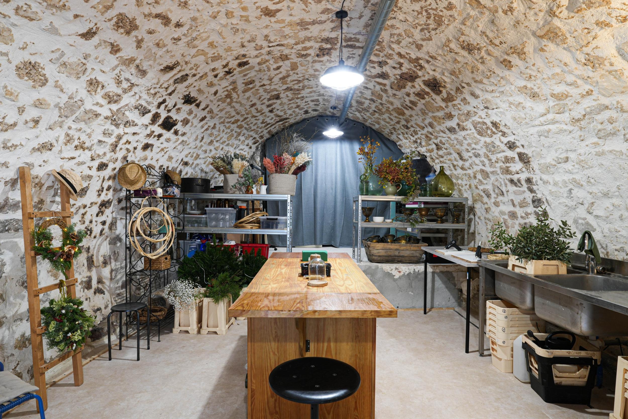 Créez votre cloche de fleurs séchées en duo avec votre enfant accompagnés par Leila - Image n°8 - Wecandoo