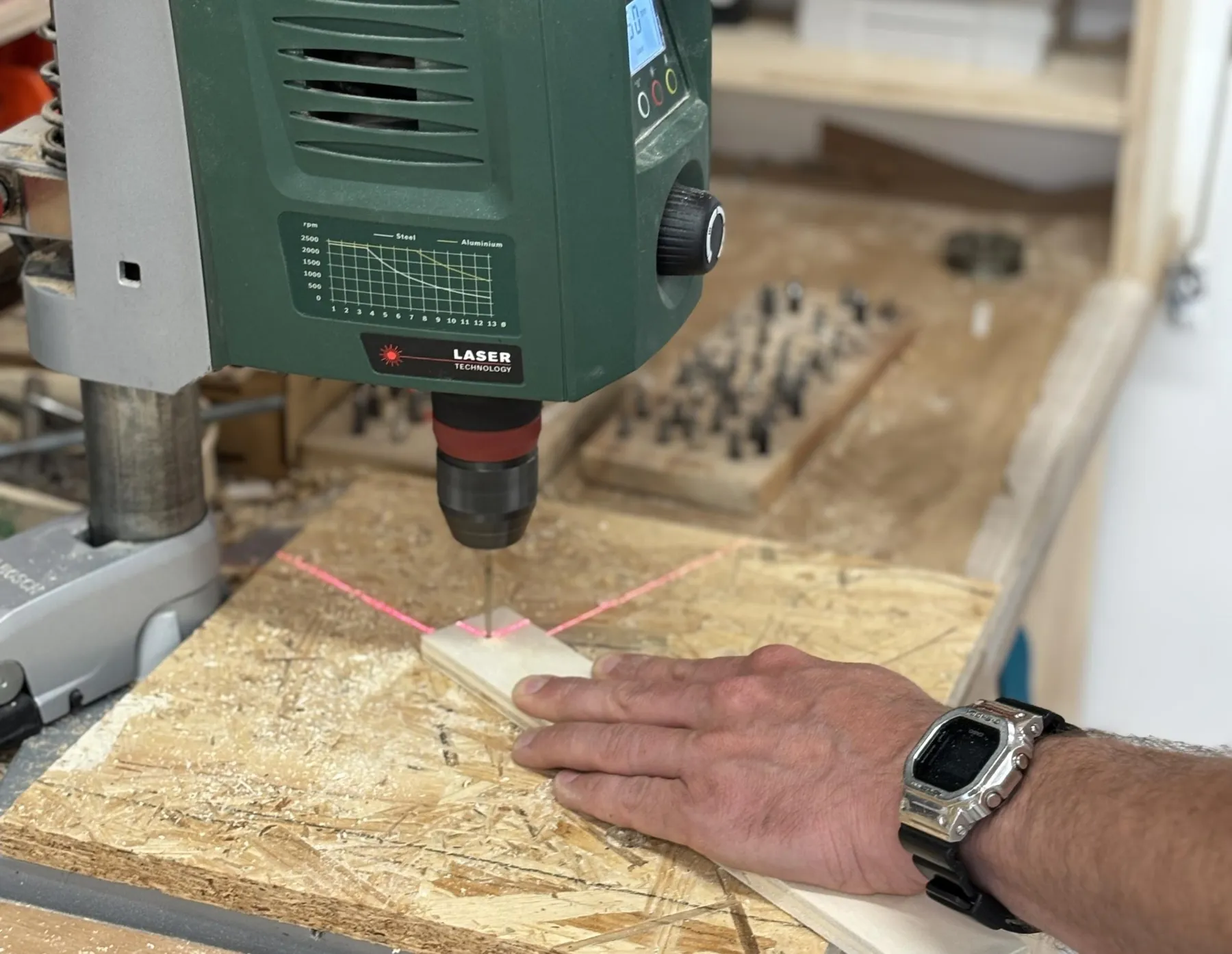 Réalisez un luminaire en bois avec Nadine et François - Image n°3 - Wecandoo