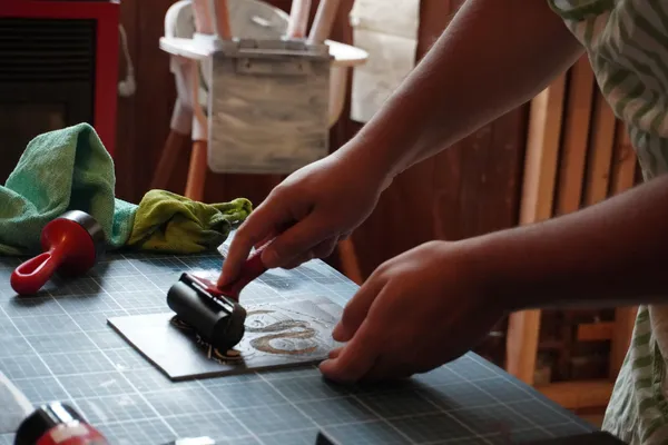 Initiez vous à la linogravure avec Amandine - Image n°4 - Wecandoo
