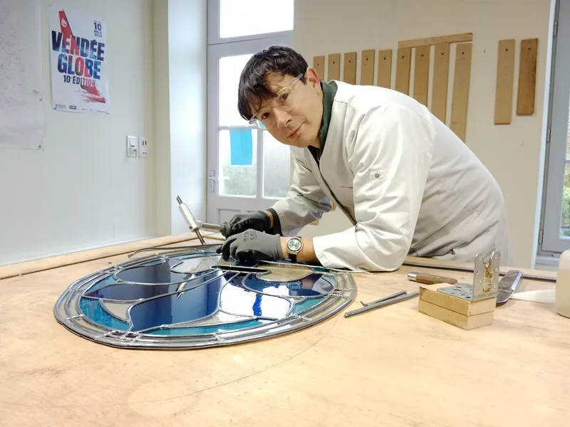 Thibault: Vitrailliste in La Rochelle