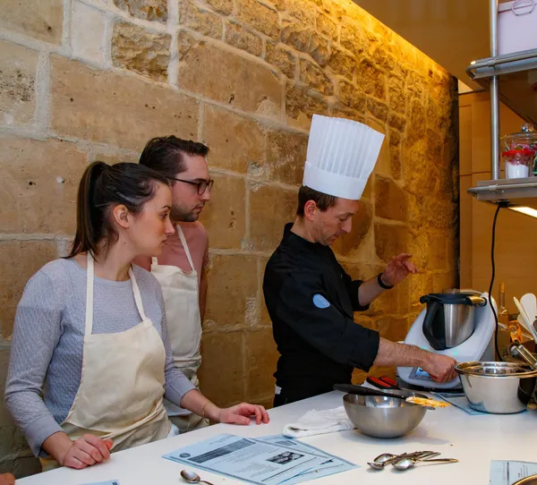 Réalisez 3 recettes de cuisine du futur agrémentées d'insectes avec Laurent - Afbeelding nr. 2 - Wecandoo