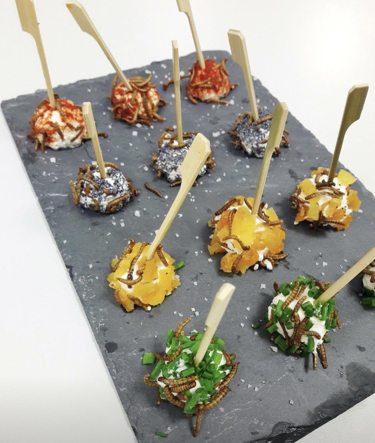Dégustez des tapas et un cocktail de cuisine du futur agrémentés d'insectes avec Laurent - Image n°2 - Wecandoo