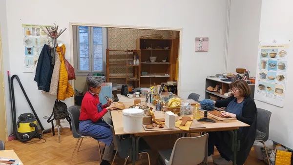 Modelez et sculptez votre bol en céramique avec Véronique - Afbeelding nr. 3 - Wecandoo