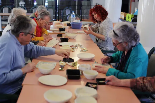 Modelez et sculptez votre bol en céramique avec Véronique - Afbeelding nr. 4 - Wecandoo