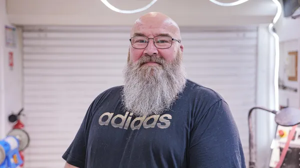 julien : Coutelier à Troyes