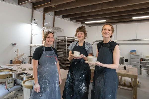 Initiez-vous au tour en réalisant votre pièce en porcelaine avec Julie - Image n°3 - Wecandoo