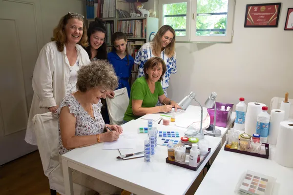 Initiez-vous à la peinture sur porcelaine avec Alix - Image n°4 - Wecandoo