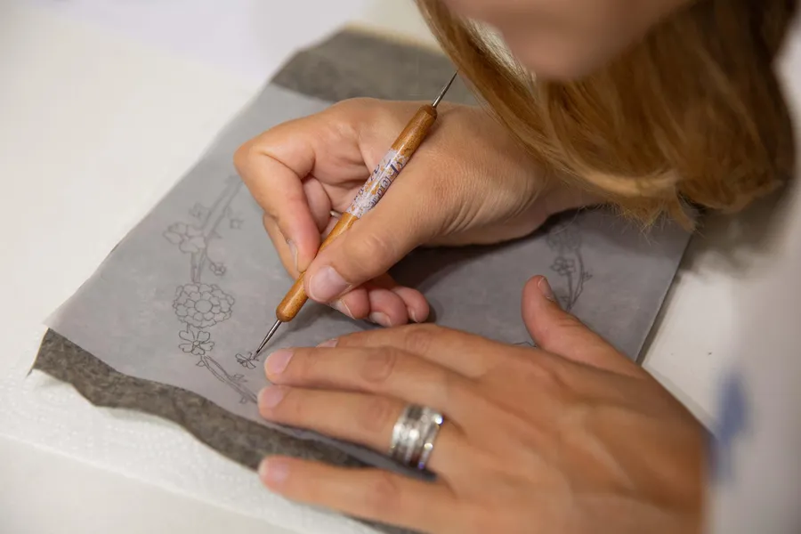 Initiez-vous à la peinture sur porcelaine avec Alix - Image n°1 - Wecandoo