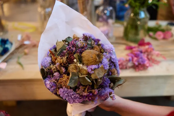 Réalisez votre bouquet de fleurs séchées avec Elizabeta - Image n°5 - Wecandoo