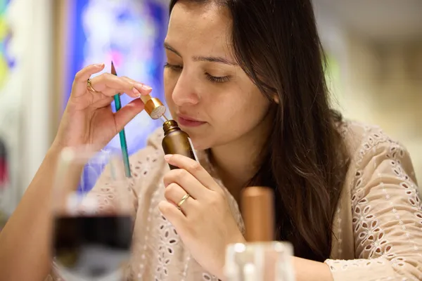 Créez votre parfum autour d'un apéro avec Gauri - Image n°4 - Wecandoo