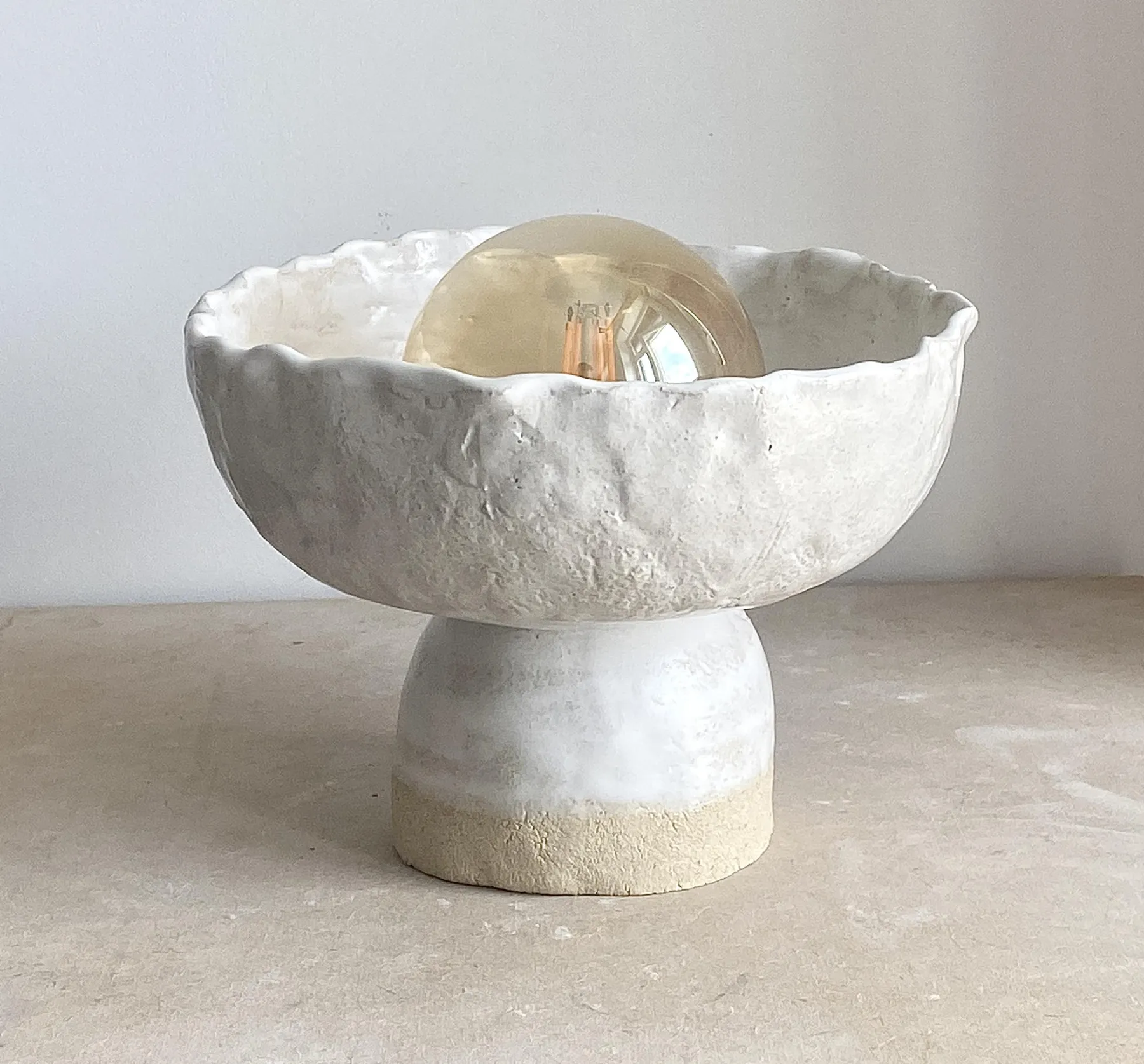 Modelez votre lampe de chevet en céramique - Image n°1 - Wecandoo