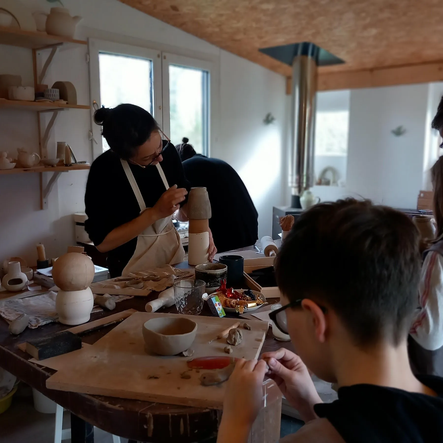 Initiez-vous au modelage et tournage de céramique sur une journée avec Virginie - Image n°3 - Wecandoo