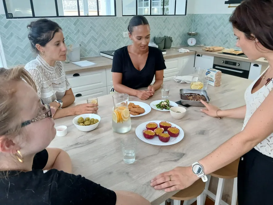Devenez un as de l'apéro dinatoire autour d'un bon verre avec Sabrina à Paris - Image n°1 - Wecandoo