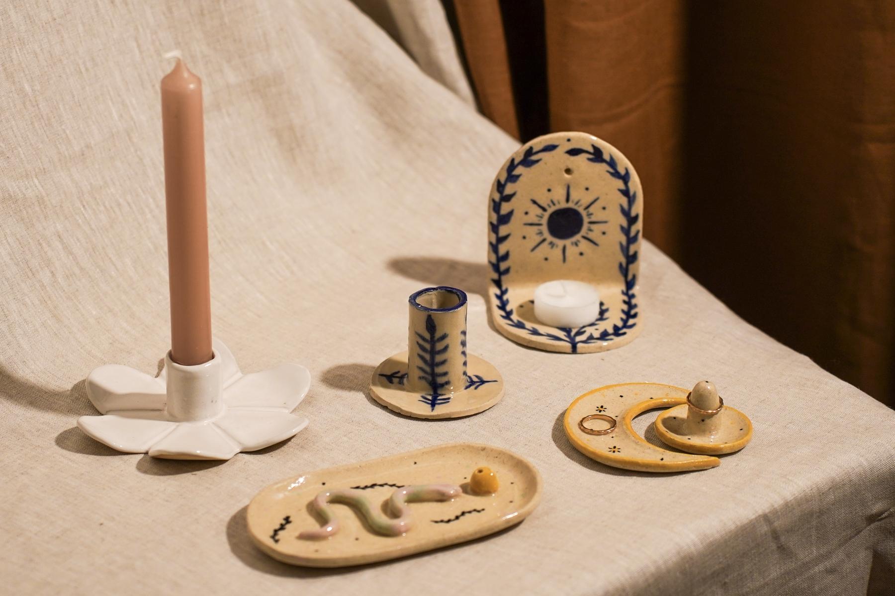 Modelez votre pièce de céramique astrologique