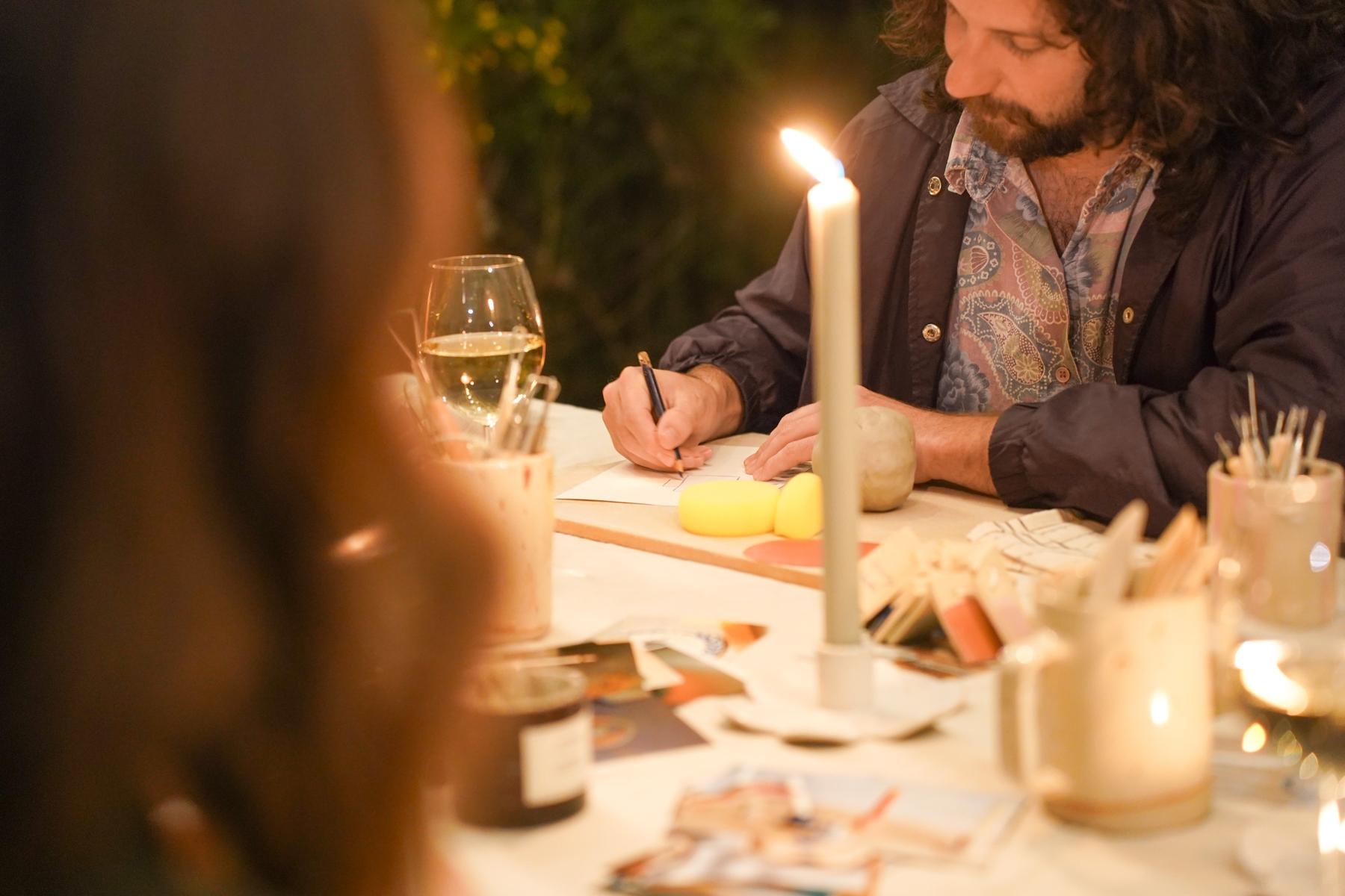 Modelez votre pièce de céramique astrologique autour d'un apéro avec Manon - Image n°3 - Wecandoo