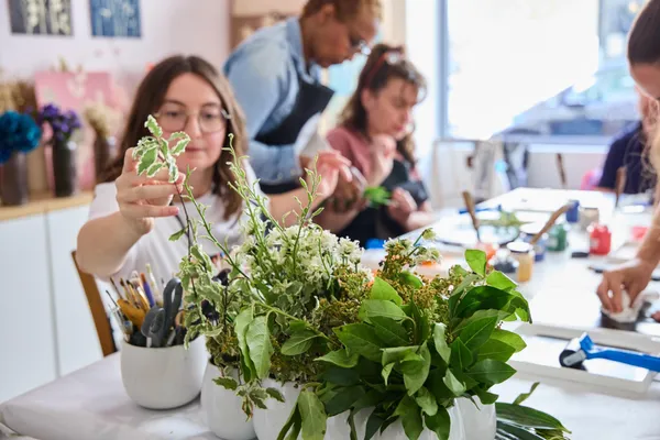 Initiez-vous à l'estampe et créez votre œuvre végétale intemporelle avec Marhiester - Image n°3 - Wecandoo