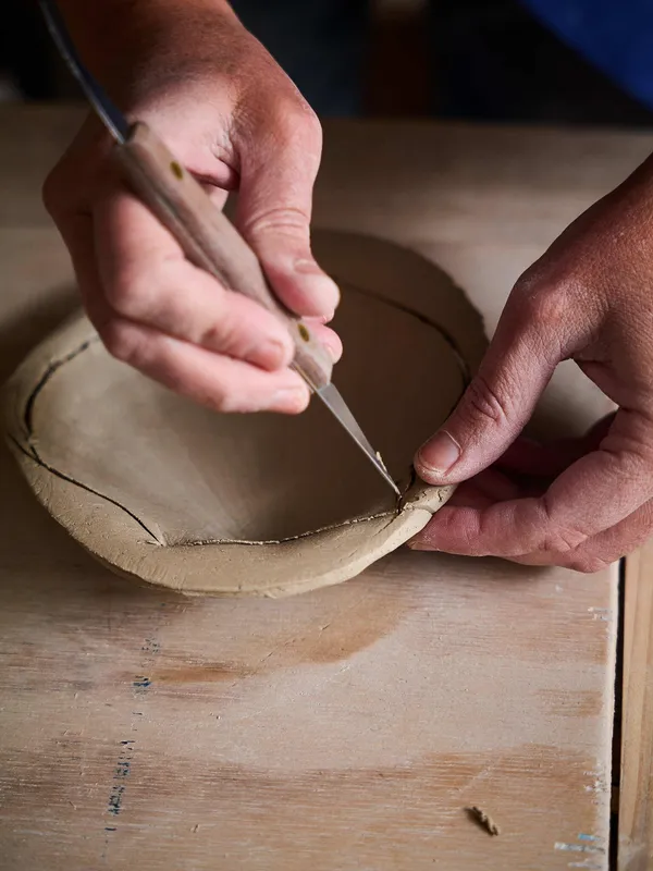 Modelez votre coupelle coquille Saint-Jacques avec Claire à Saint-Malo - Image n°2 - Wecandoo