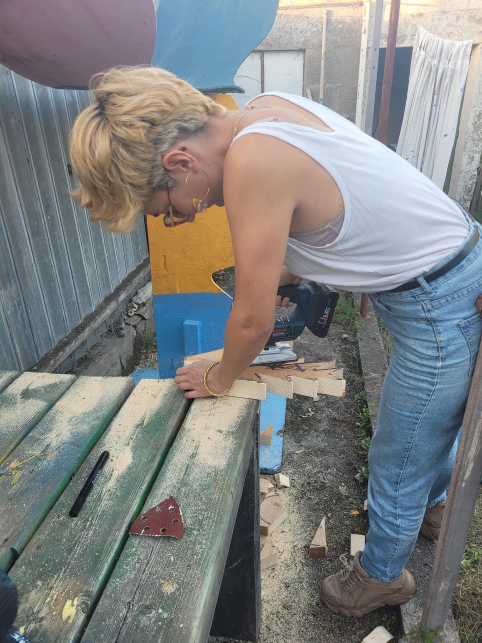 Sculptez et peignez vos soliflores en bois recyclé avec Line - Image n°5 - Wecandoo