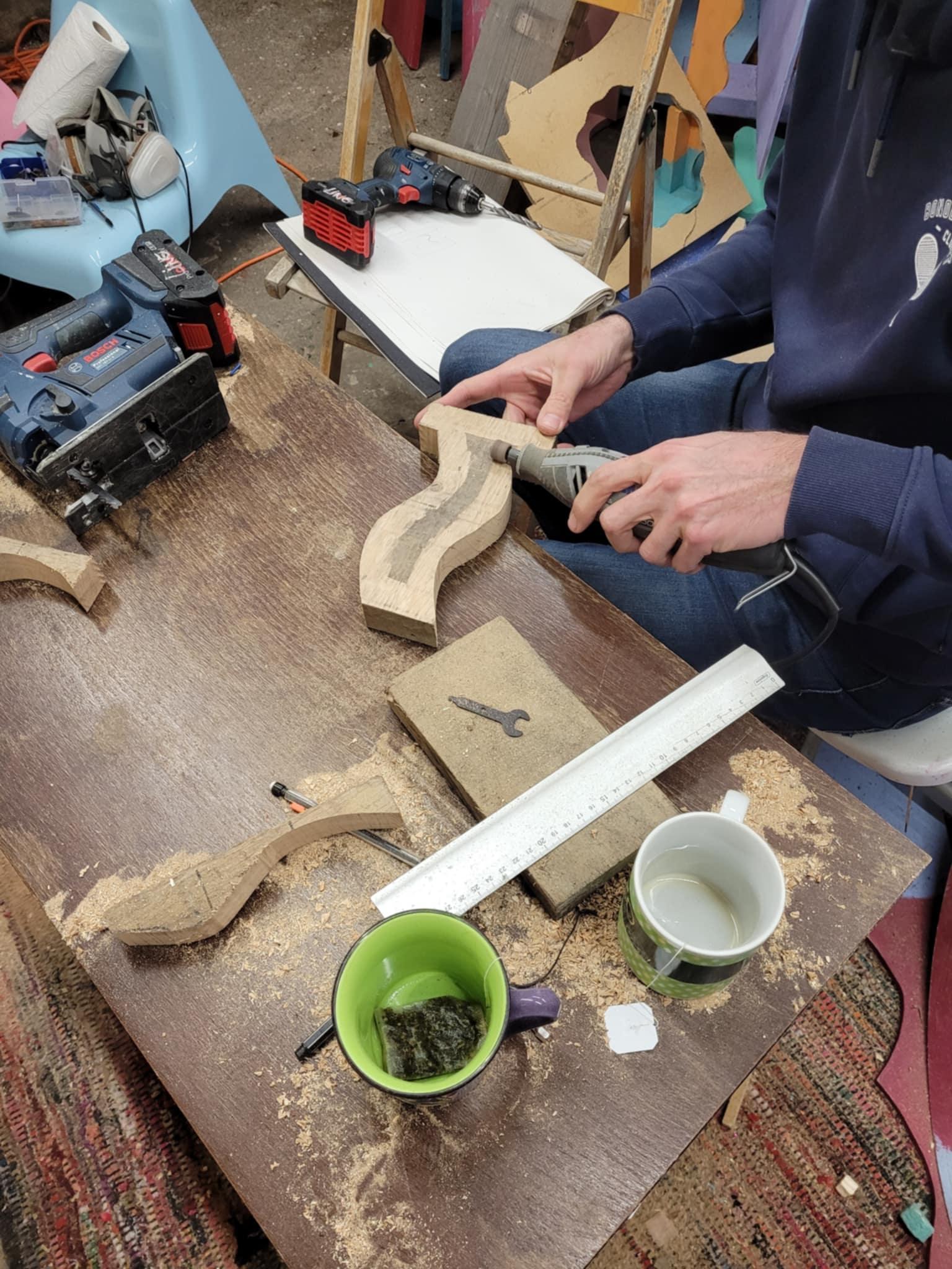 Sculptez et peignez vos soliflores en bois recyclé avec Line - Image n°2 - Wecandoo
