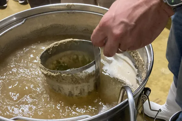 Initiez-vous à l'art du brassage avec Anthony et son équipe - Image n°4 - Wecandoo