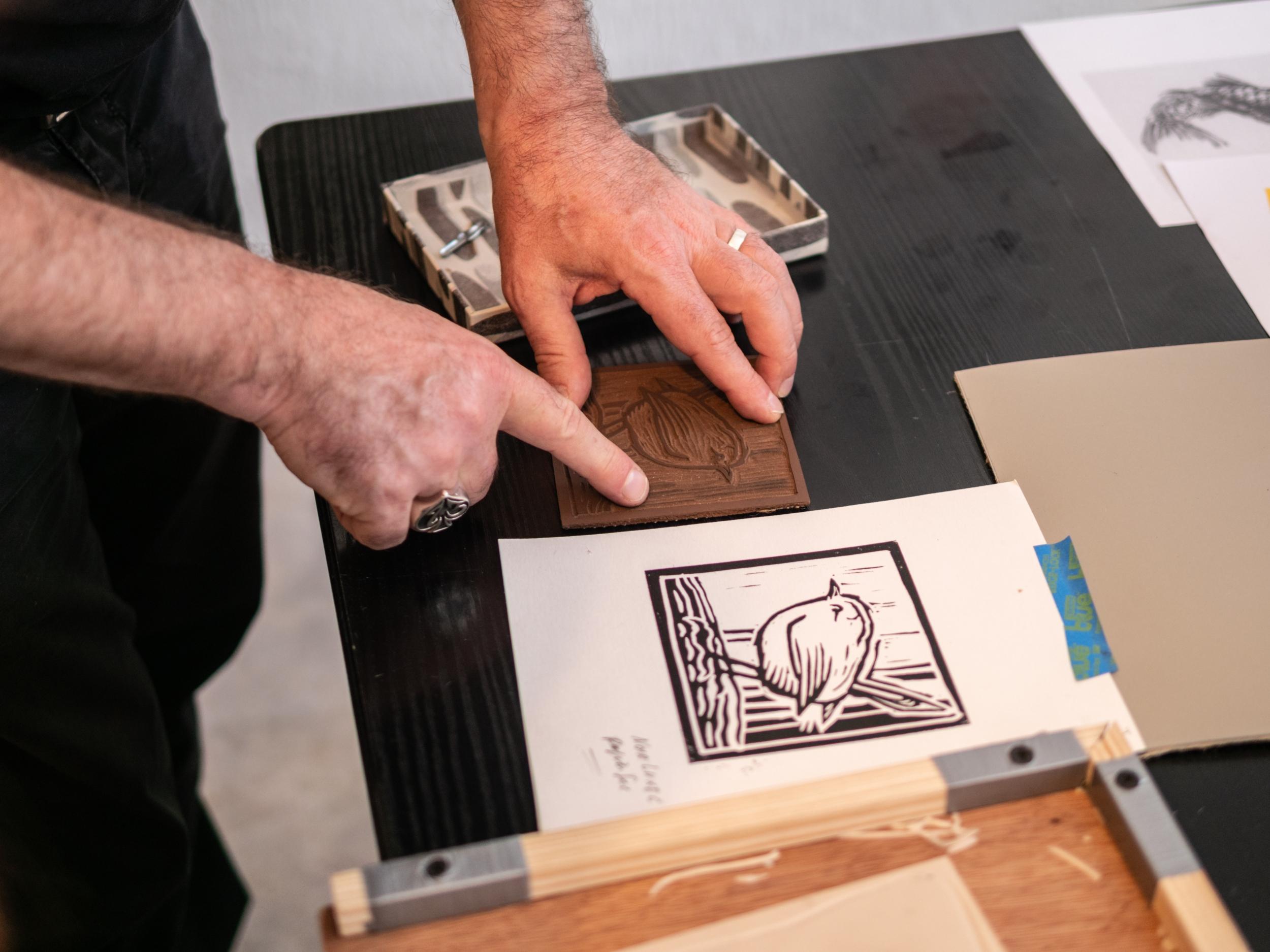 Initiez-vous à la linogravure avec Alexandre - Afbeelding nr. 7 - Wecandoo