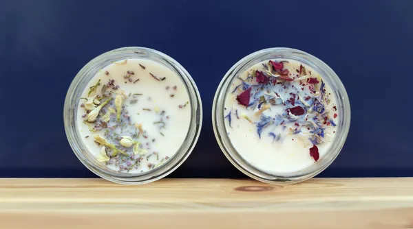 Réalisez votre bougie fleurie avec Emeline - Image n°5 - Wecandoo