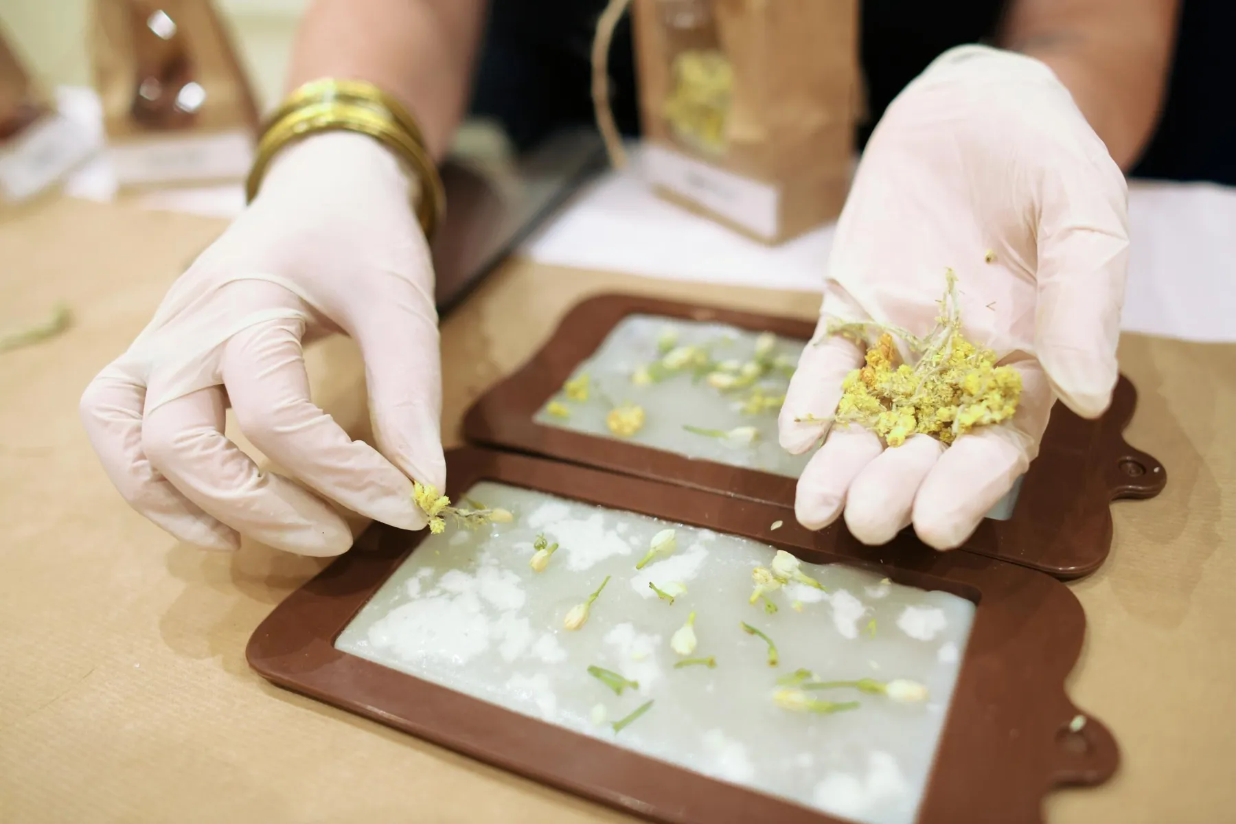 Réalisez vos fondants parfumés avec Emeline - Image n°1 - Wecandoo