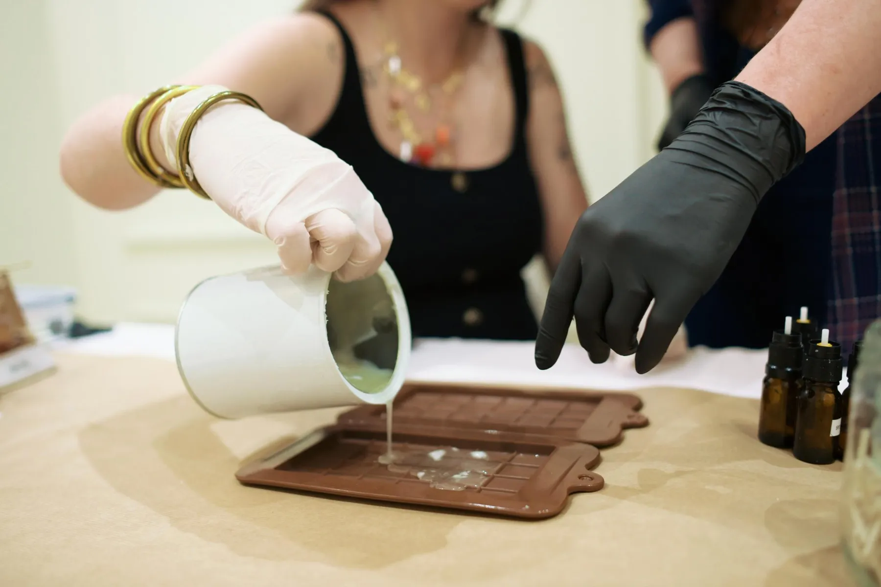 Réalisez vos fondants parfumés avec Emeline - Image n°2 - Wecandoo