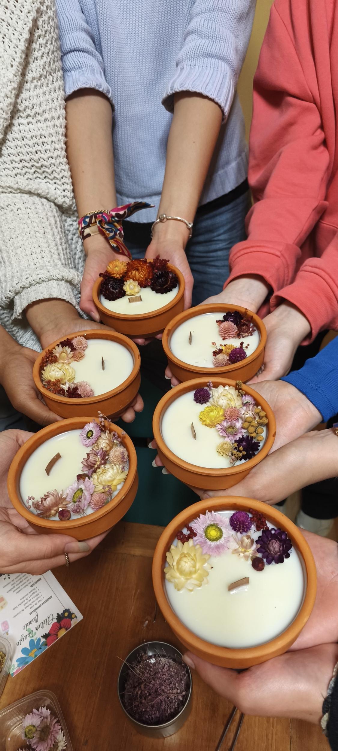 Créez votre bougie fleurie en duo avec votre enfant, accompagnés par Claire - Image n°10 - Wecandoo