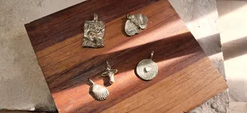 Créez votre médaillon ou deux breloques