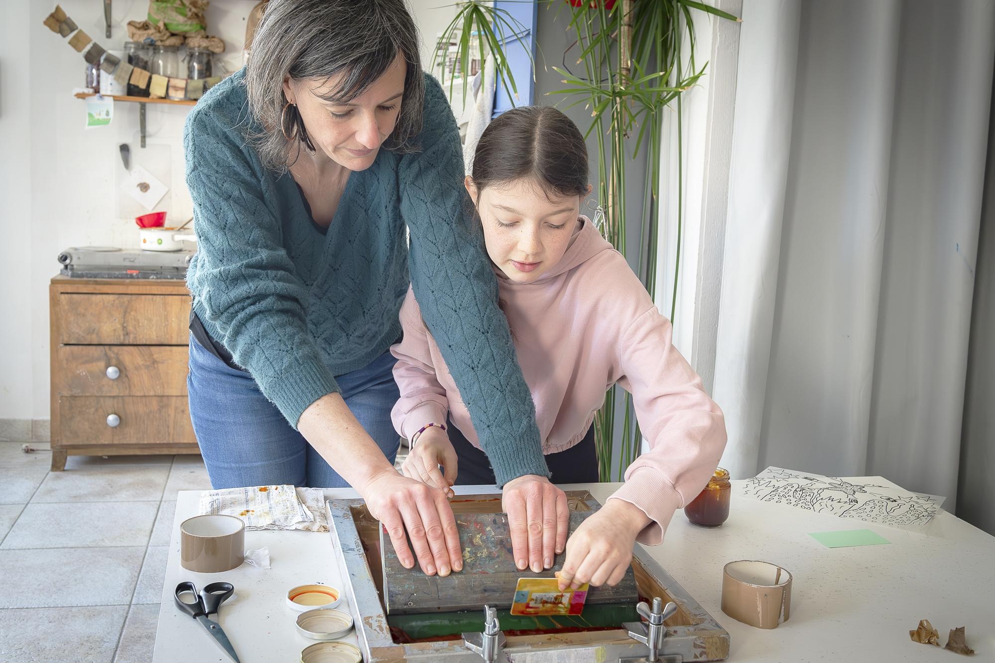 Sérigraphiez vos motifs sur une journée en duo avec votre enfant, accompagnés par Amandine - Image n°1 - Wecandoo