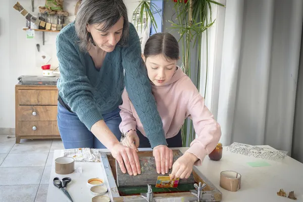 Sérigraphiez vos motifs sur une journée en duo avec votre enfant, accompagnés par Amandine - Image n°2 - Wecandoo