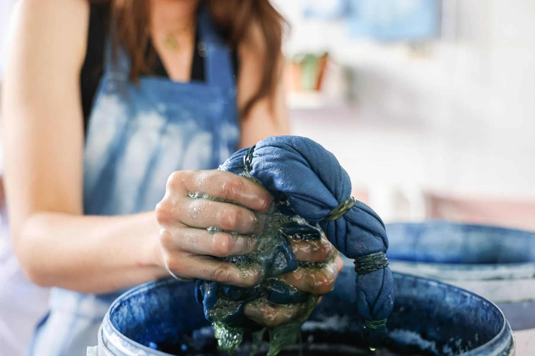 Initiez-vous à la teinture indigo autour d'un apéro avec Quitterie - Afbeelding nr. 2 - Wecandoo