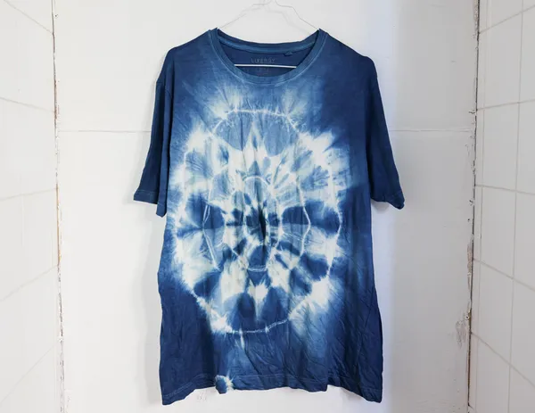 Rassemblez votre équipe dans votre lieu et initiez-les à la teinture indigo avec Quitterie - Afbeelding nr. 4 - Wecandoo