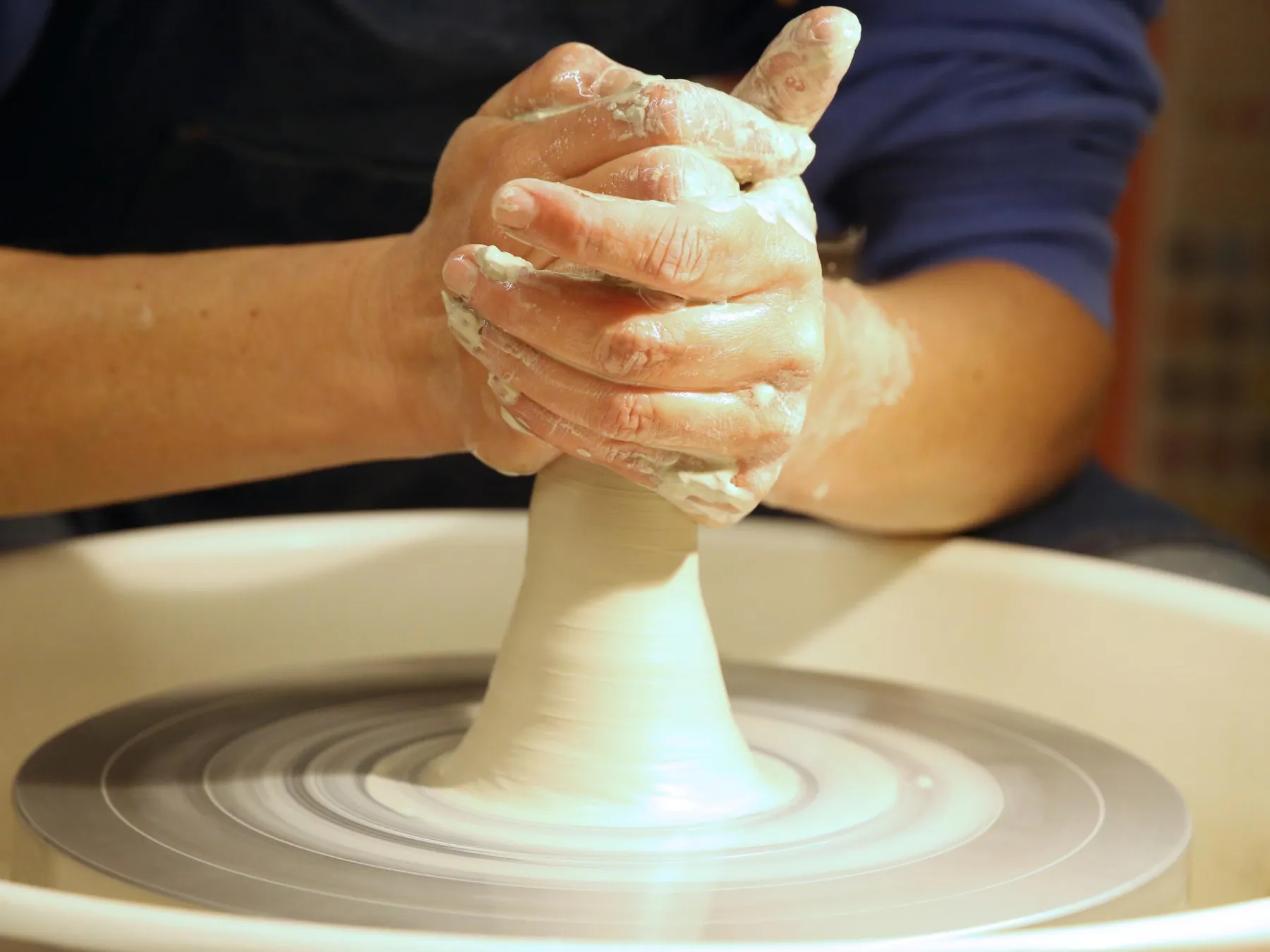 Découvrez le tour et le modelage le temps d’une journée avec Aurélie et son équipe - Image n°5 - Wecandoo